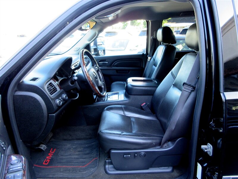 2014 GMC Sierra 2500 Denali   - Photo 27 - Bohemia, NY 11716