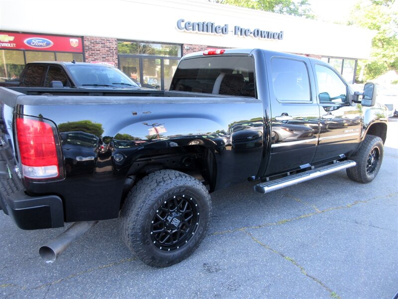 2014 GMC Sierra 2500 Denali   - Photo 16 - Bohemia, NY 11716