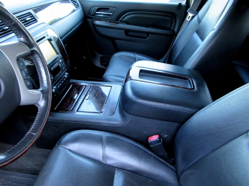 2014 GMC Sierra 2500 Denali   - Photo 28 - Bohemia, NY 11716