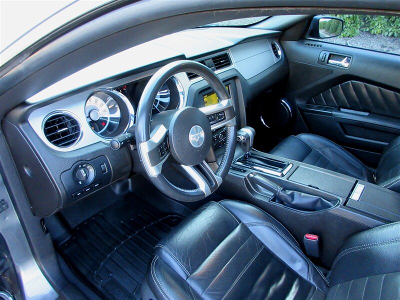 2010 Ford Mustang GT Premium photo