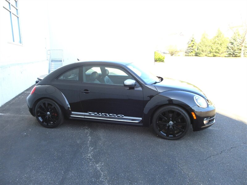 2012 Volkswagen Beetle Black Turbo  Launch Edition - Photo 22 - Bohemia, NY 11716