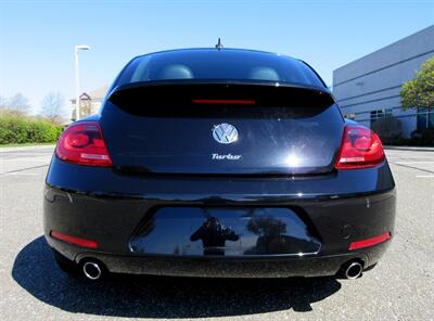 2012 Volkswagen Beetle Black Turbo  Launch Edition - Photo 12 - Bohemia, NY 11716