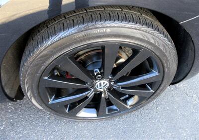 2012 Volkswagen Beetle Black Turbo  Launch Edition - Photo 59 - Bohemia, NY 11716