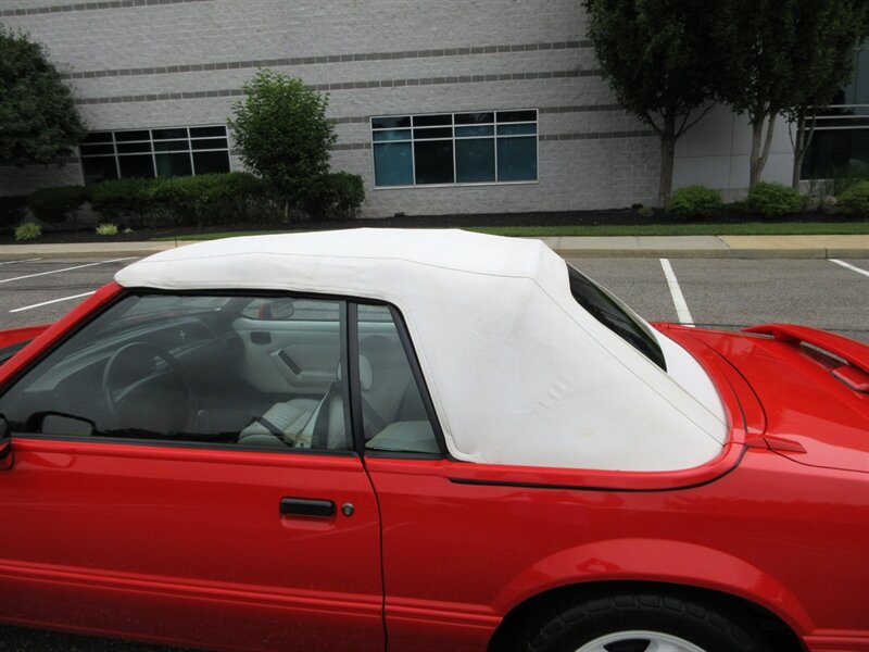 1992 Ford Mustang LX 5.0  Convertible - Photo 28 - Bohemia, NY 11716