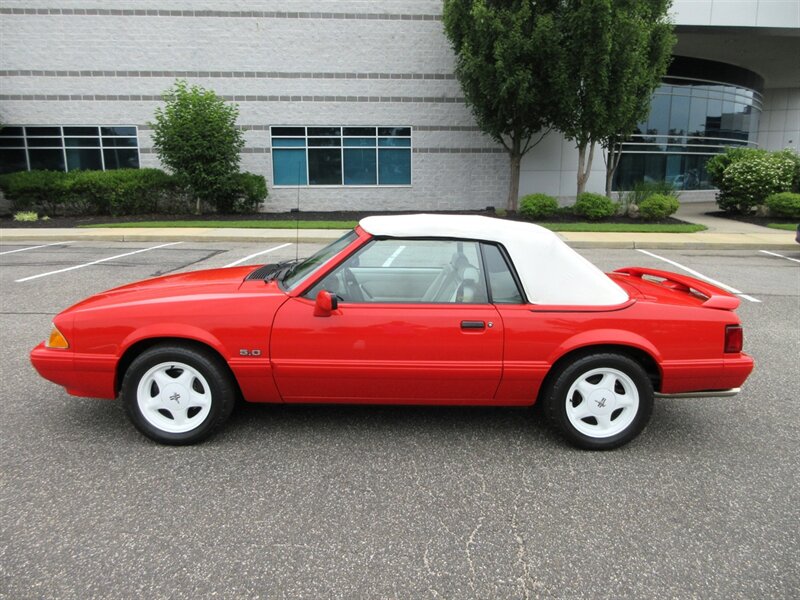 1992 Ford Mustang LX 5.0  Convertible - Photo 15 - Bohemia, NY 11716