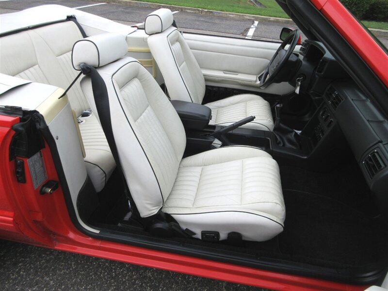 1992 Ford Mustang LX 5.0  Convertible - Photo 48 - Bohemia, NY 11716