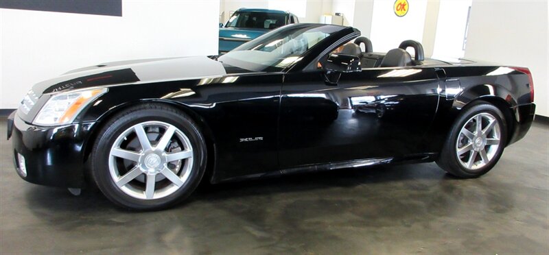 2004 Cadillac XLR   - Photo 10 - Bohemia, NY 11716