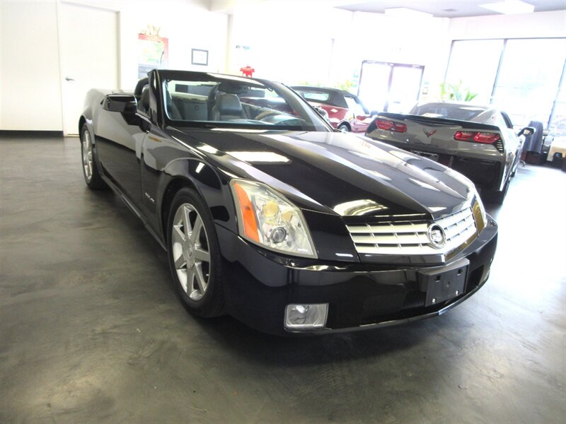 2004 Cadillac XLR   - Photo 6 - Bohemia, NY 11716