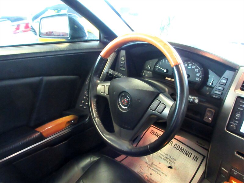 2004 Cadillac XLR   - Photo 33 - Bohemia, NY 11716