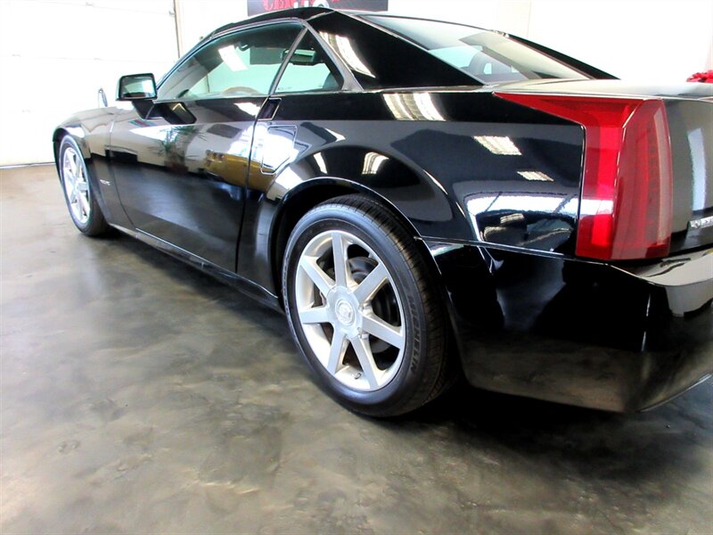 2004 Cadillac XLR   - Photo 22 - Bohemia, NY 11716