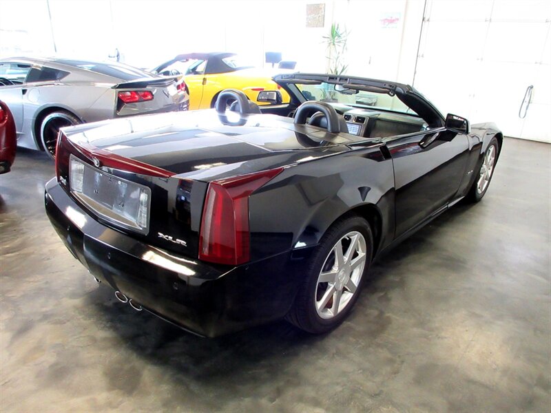 2004 Cadillac XLR   - Photo 4 - Bohemia, NY 11716