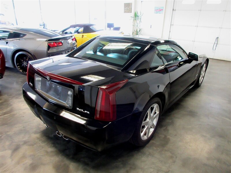 2004 Cadillac XLR   - Photo 9 - Bohemia, NY 11716