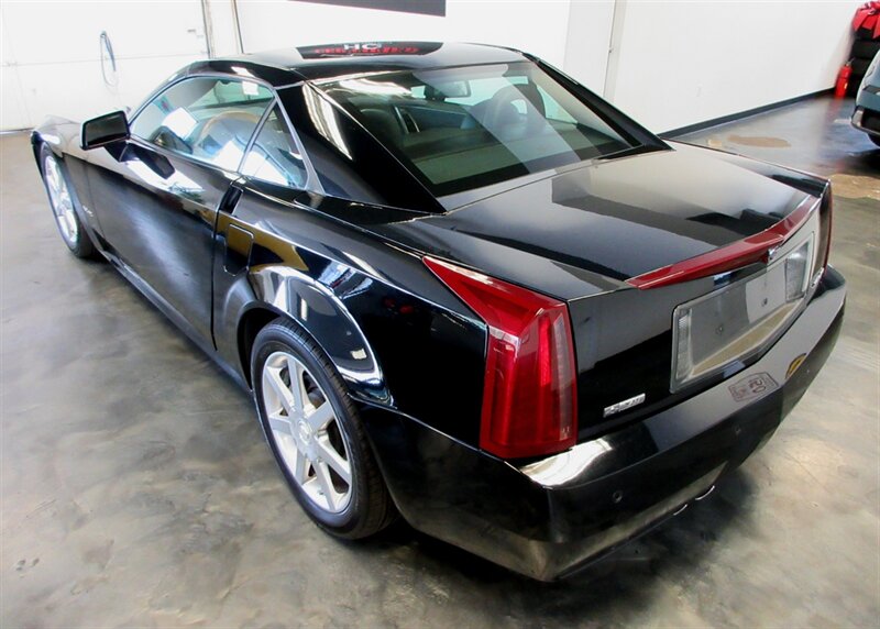 2004 Cadillac XLR   - Photo 8 - Bohemia, NY 11716