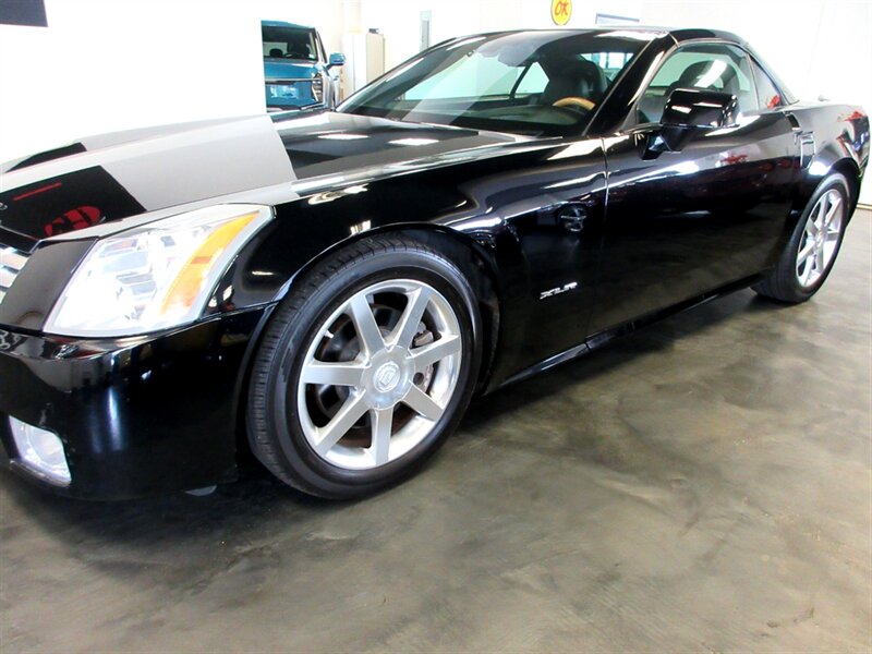 2004 Cadillac XLR   - Photo 21 - Bohemia, NY 11716