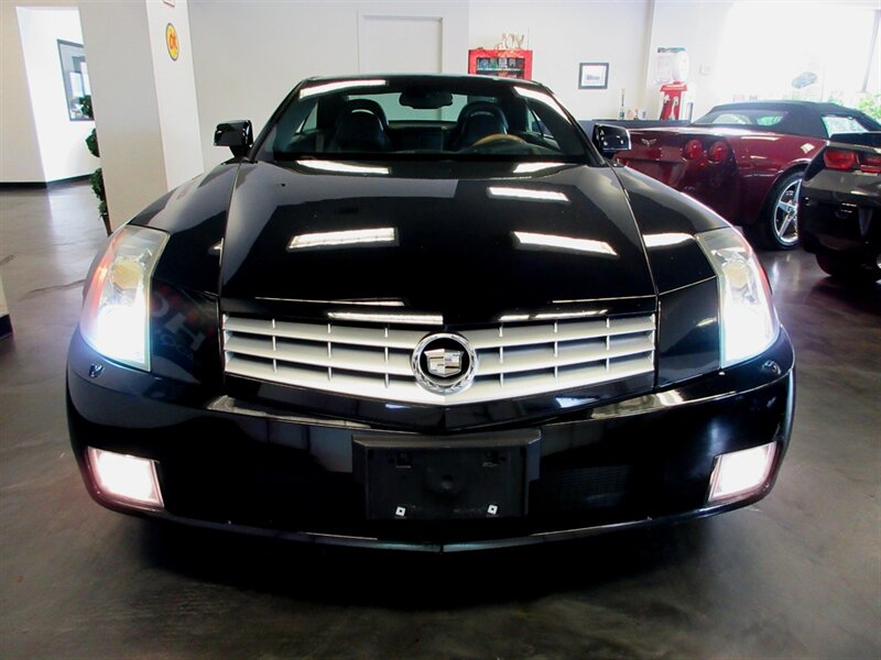 2004 Cadillac XLR   - Photo 18 - Bohemia, NY 11716