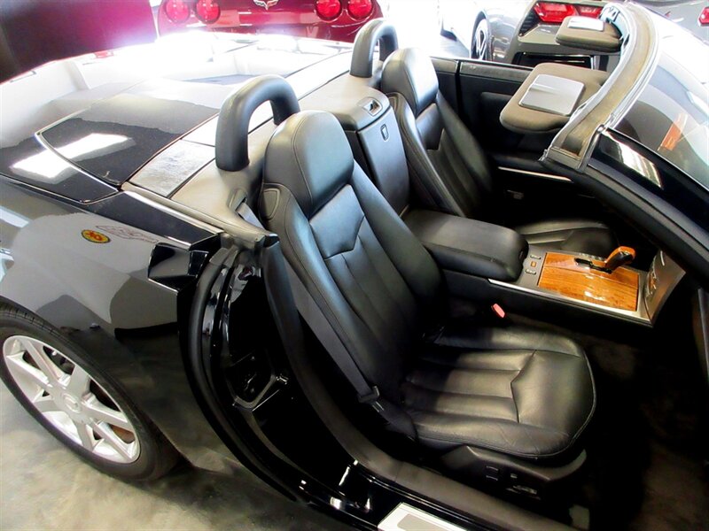 2004 Cadillac XLR   - Photo 28 - Bohemia, NY 11716