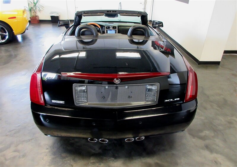 2004 Cadillac XLR   - Photo 19 - Bohemia, NY 11716