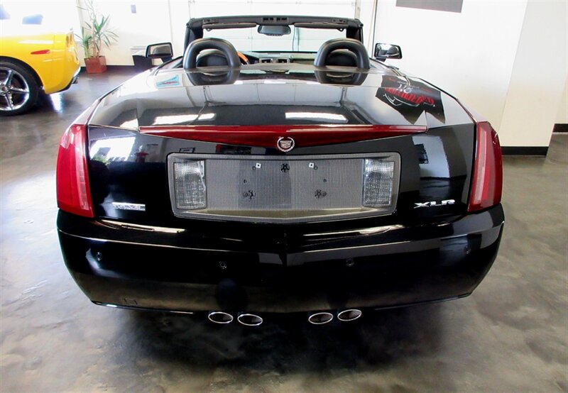 2004 Cadillac XLR   - Photo 17 - Bohemia, NY 11716