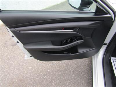2024 Mazda Mazda3 Hatchback NAV,PREFERRED PKG,SILVER CERTIFIED   - Photo 28 - Haddon Twp, NJ 08107