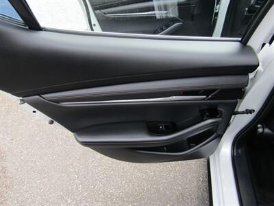 2024 Mazda Mazda3 Hatchback NAV,PREFERRED PKG,SILVER CERTIFIED   - Photo 32 - Haddon Twp, NJ 08107