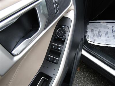 2022 Ford Explorer 4X4,LEATHER,PANOROOF,DR.ASST PKG,TECH PKG   - Photo 12 - Haddon Twp, NJ 08107