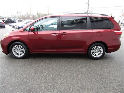 2017 Toyota Sienna XLE,NAV,LEATHER,TECH PKG,RVC,SILVER CERTIFIED   - Photo 4 - Haddon Twp, NJ 08107