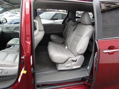 2017 Toyota Sienna XLE,NAV,LEATHER,TECH PKG,RVC,SILVER CERTIFIED   - Photo 16 - Haddon Twp, NJ 08107