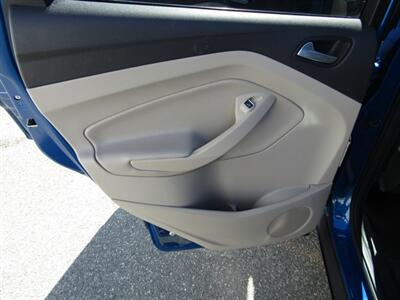 2019 Ford Escape SE,AWD,CONV PKG,RVC,SILVER CERTIFIED   - Photo 37 - Haddon Twp, NJ 08107