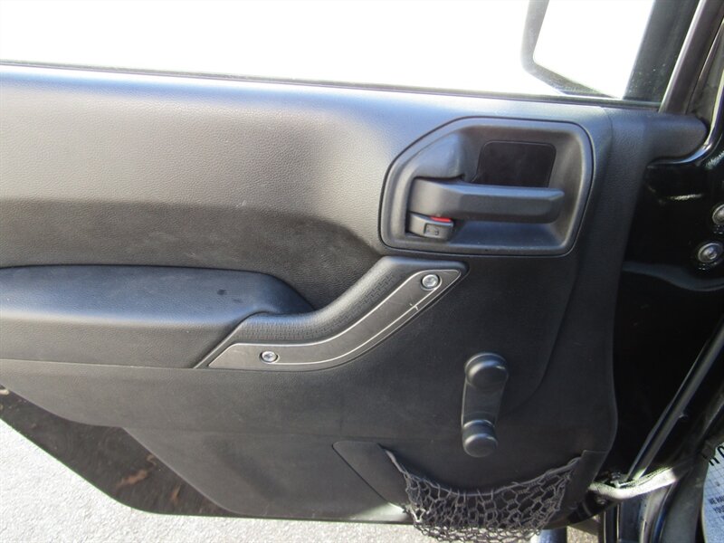 2013 Jeep Wrangler SPORT,4X4, PKG,CONV PKG,SILVER CERTIFIED - Photo 11 - Haddon Twp, NJ 08107