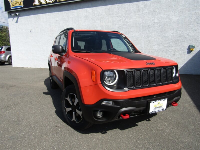 The 2021 Jeep Renegade Trailhawk photos