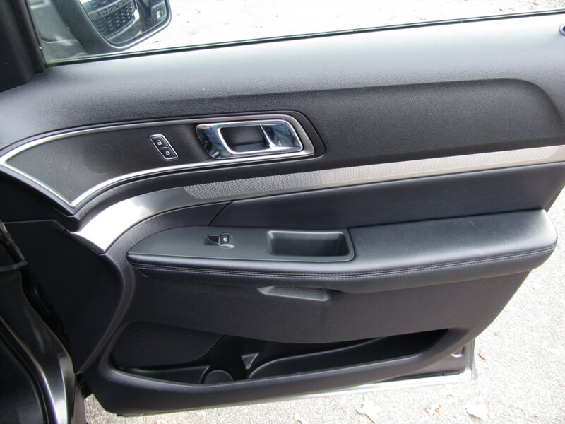 2019 Ford Explorer XLT,4X4,CONV PKG,RVC,SILVER CERTIFIED - Photo 30 - Haddon Twp, NJ 08107