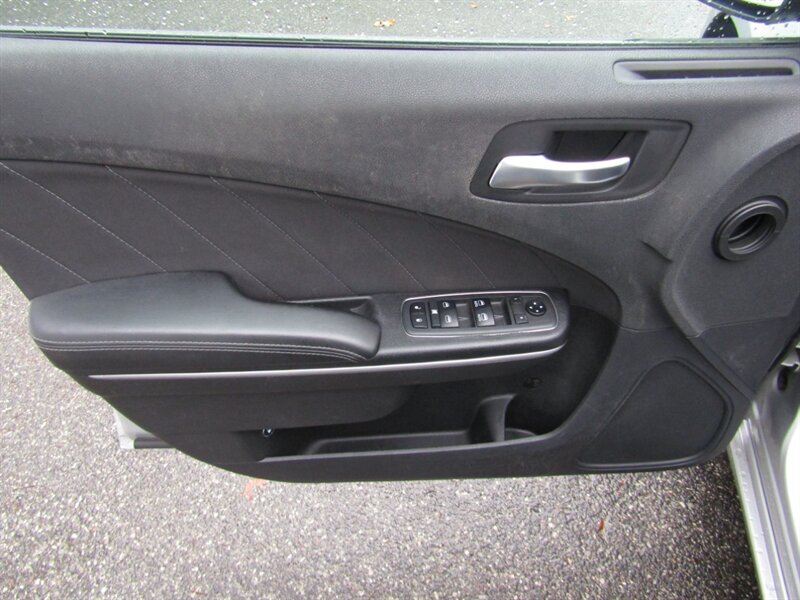 2019 Dodge Charger SXT,AWD,CONV PKG,COMFORT PKG,RVC,SILVER CERTIFIED - Photo 11 - Haddon Twp, NJ 08107