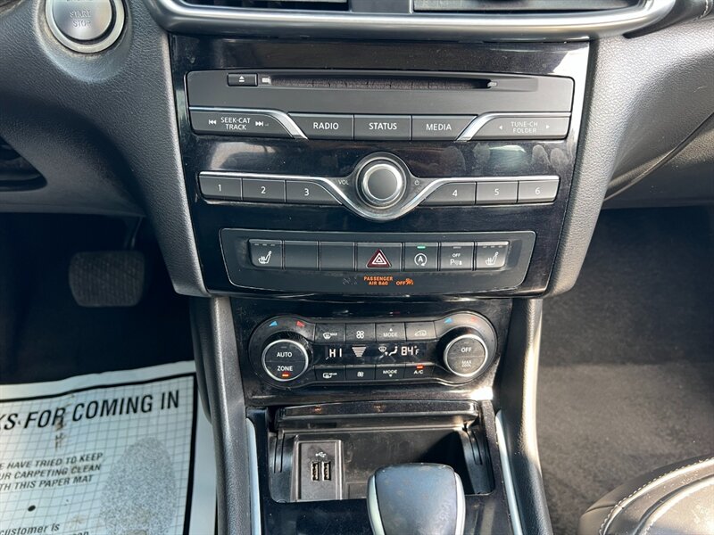 2018 Infiniti QX30 AWD,NAV,PREM PKG,COMFORT PKG,R photo