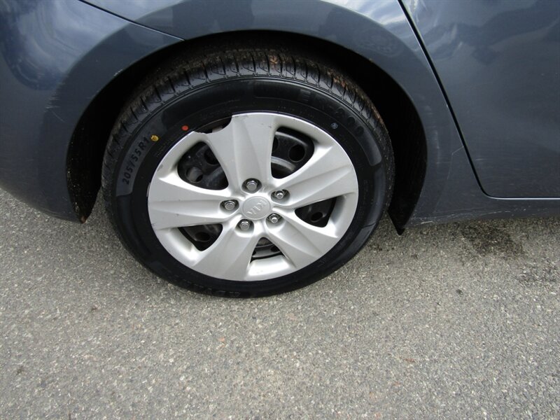 2016 Kia Forte5 LX,CONV PKG,PWR PKG,SILVER CERTIFIED - Photo 31 - Haddon Twp, NJ 08107