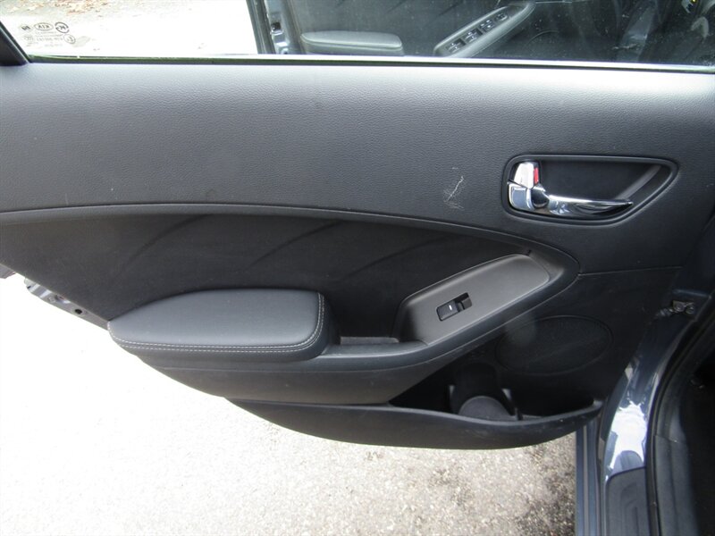 2016 Kia Forte5 LX,CONV PKG,PWR PKG,SILVER CERTIFIED - Photo 13 - Haddon Twp, NJ 08107