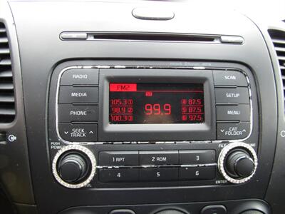 2016 Kia Forte5 LX,CONV PKG,PWR PKG,SILVER CERTIFIED - Photo 24 - Haddon Twp, NJ 08107