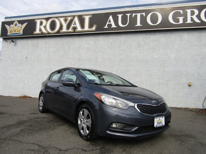 2016 Kia Forte5 LX,CONV PKG,PWR PKG,SILVER CERTIFIED   - Photo 1 - Haddon Twp, NJ 08107