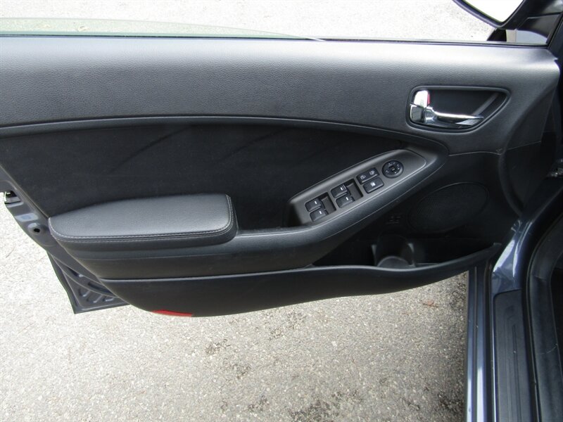 2016 Kia Forte5 LX,CONV PKG,PWR PKG,SILVER CERTIFIED - Photo 9 - Haddon Twp, NJ 08107