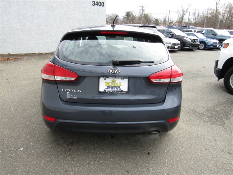 2016 Kia Forte5 LX,CONV PKG,PWR PKG,SILVER CERTIFIED - Photo 6 - Haddon Twp, NJ 08107
