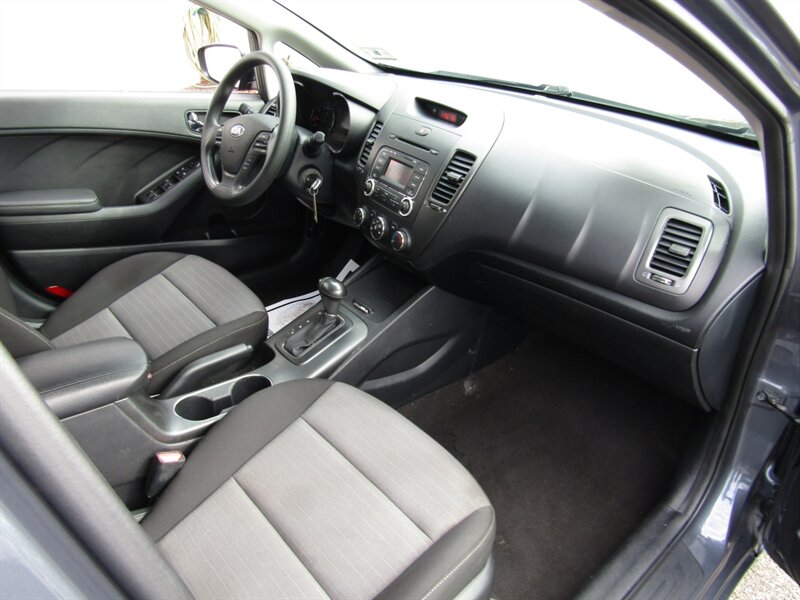 2016 Kia Forte5 LX,CONV PKG,PWR PKG,SILVER CERTIFIED - Photo 16 - Haddon Twp, NJ 08107