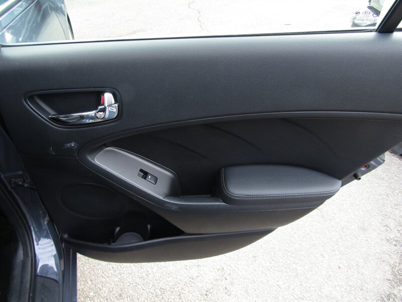 2016 Kia Forte5 LX,CONV PKG,PWR PKG,SILVER CERTIFIED - Photo 15 - Haddon Twp, NJ 08107