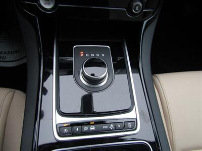 2017 Jaguar XE 35t Premium   - Photo 28 - Haddon Twp, NJ 08107