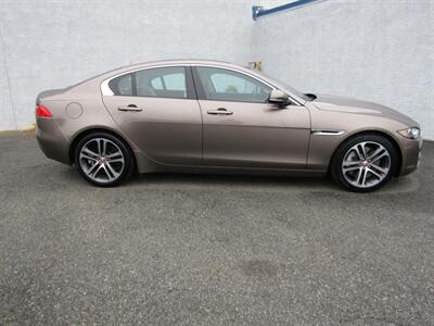 2017 Jaguar XE 35t Premium   - Photo 8 - Haddon Twp, NJ 08107