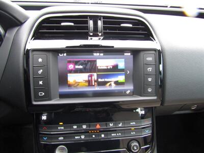 2017 Jaguar XE 35t Premium   - Photo 26 - Haddon Twp, NJ 08107