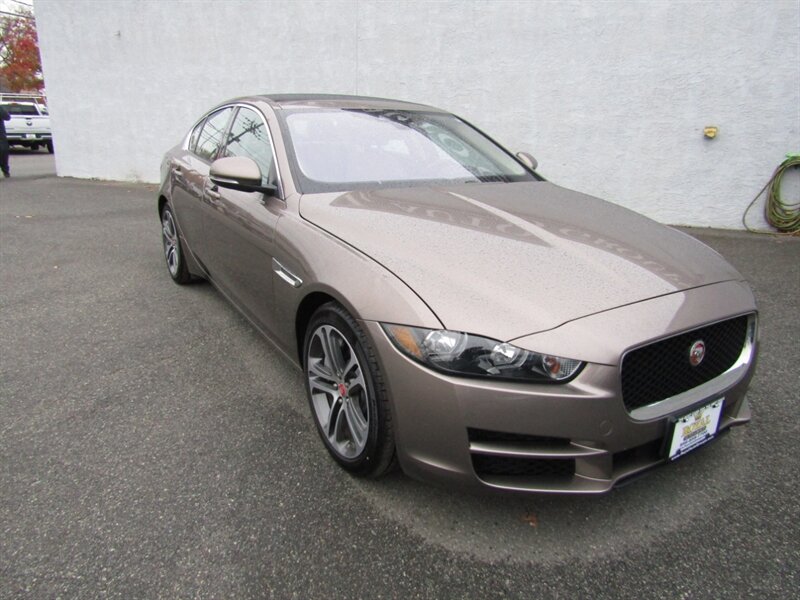 2017 Jaguar XE 35t Premium  