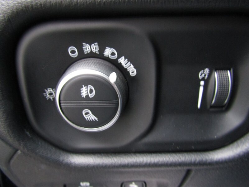 2020 RAM 1500 BIG HORN,COMFORT TECH PKG,PANO,SILVER CERTIFIED - Photo 30 - Haddon Twp, NJ 08107