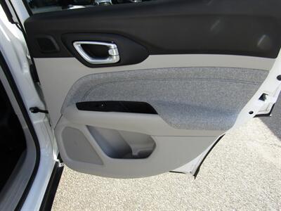 2022 Jeep Compass LATITUDE,4x4,PANOROOF,SILVER,RVC CERTIFIED - Photo 31 - Haddon Twp, NJ 08107