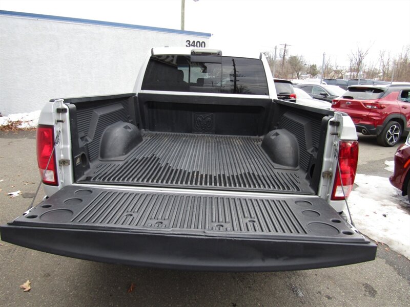 2017 RAM 1500 SLT,4X4,CONV PKG,RVC,PDC,SILVER CERTIFIED - Photo 19 - Haddon Twp, NJ 08107