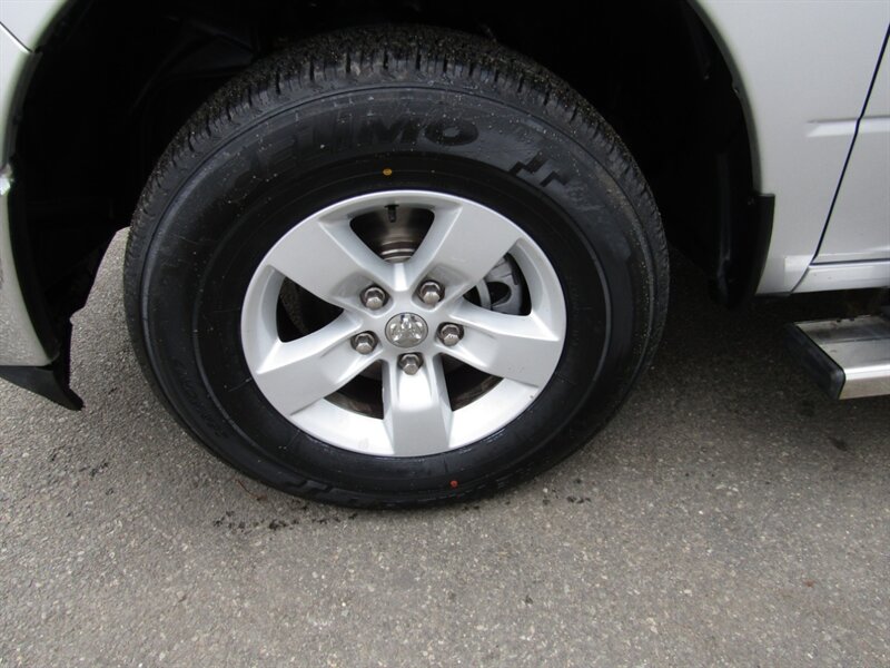 2017 RAM 1500 SLT,4X4,CONV PKG,RVC,PDC,SILVER CERTIFIED - Photo 37 - Haddon Twp, NJ 08107