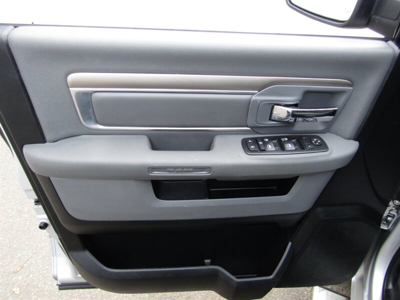 2017 RAM 1500 SLT,4X4,CONV PKG,RVC,PDC,SILVER CERTIFIED - Photo 12 - Haddon Twp, NJ 08107